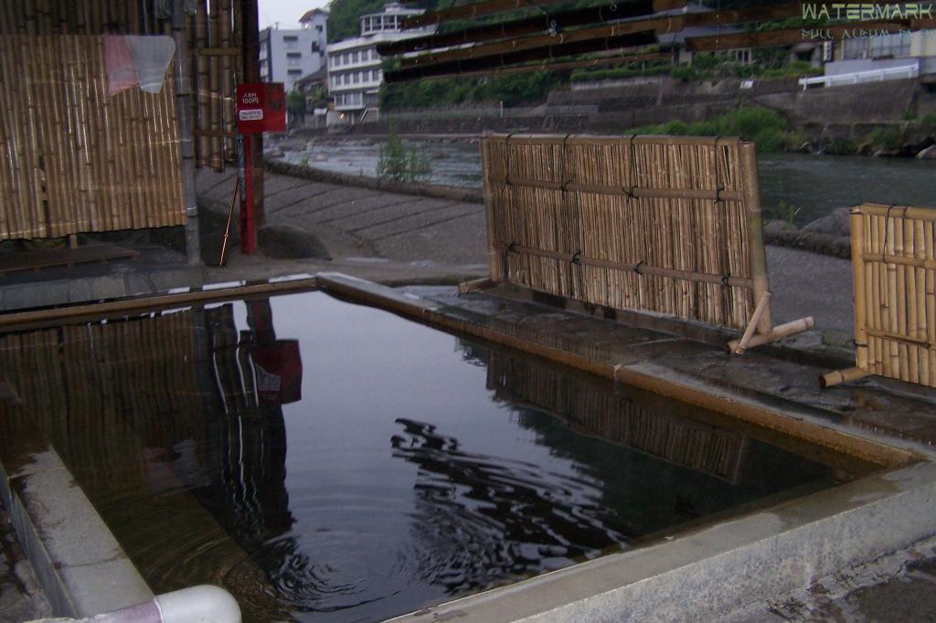 Public Rotenburo, Amagase' Onsen June 2011